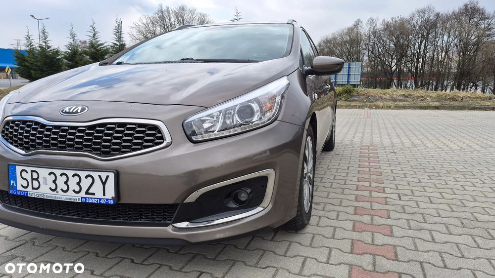 Kia Ceed 1.6 GDI Smart Plus DCT - 24