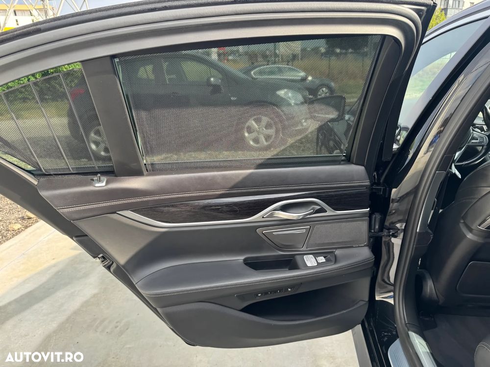 BMW Seria 7 740e iPerformance - 10