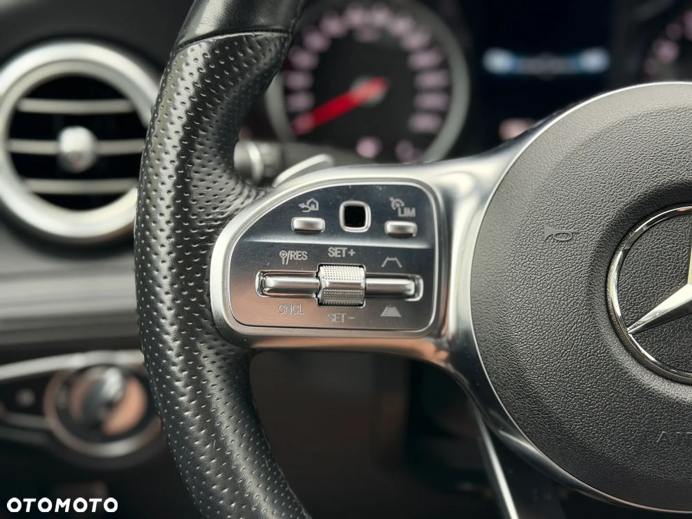Mercedes-Benz GLC 300 4Matic 9G-TRONIC AMG Line - 18