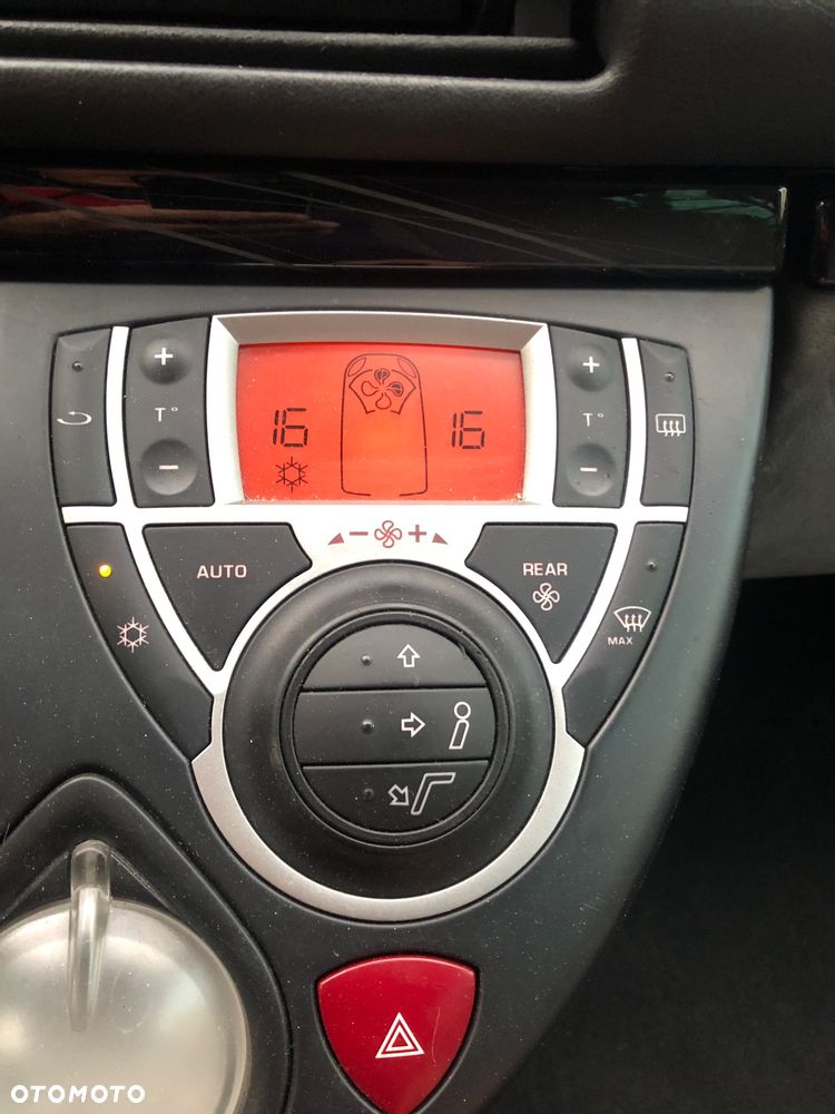 Citroën C8 2.0 16V Style - 20