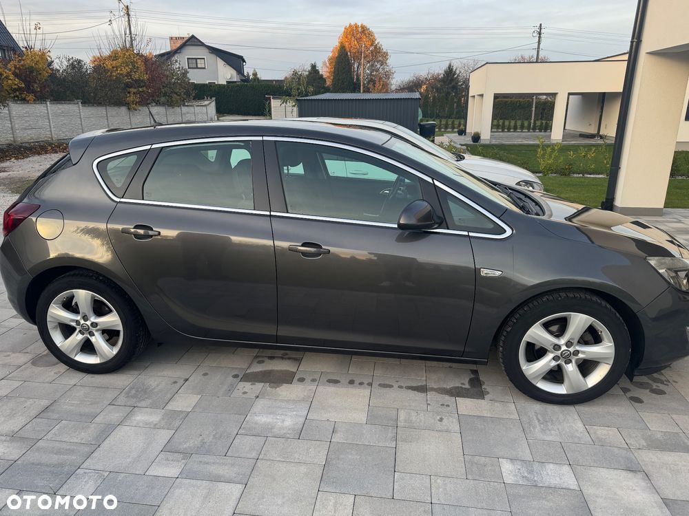 Opel Astra IV 1.4 T Cosmo - 6