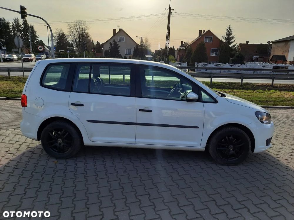 Volkswagen Touran 1.6 TDI DPF BlueMotion Technology DSG Trendline - 6