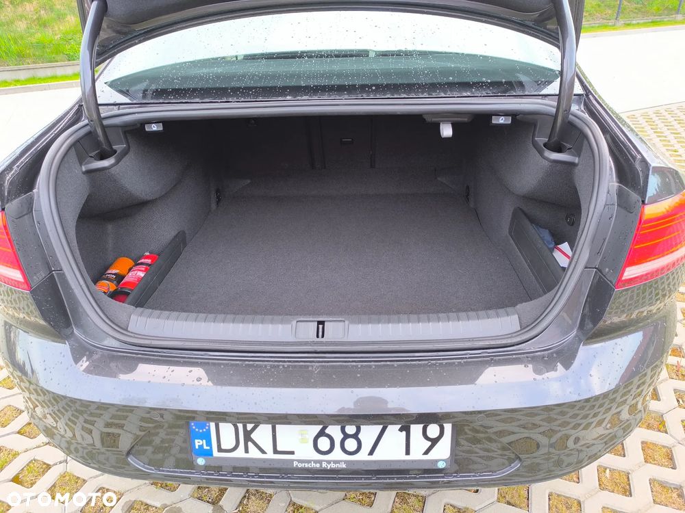 Volkswagen Passat - 6