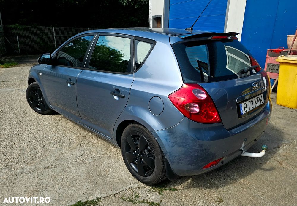 Kia Ceed - 4