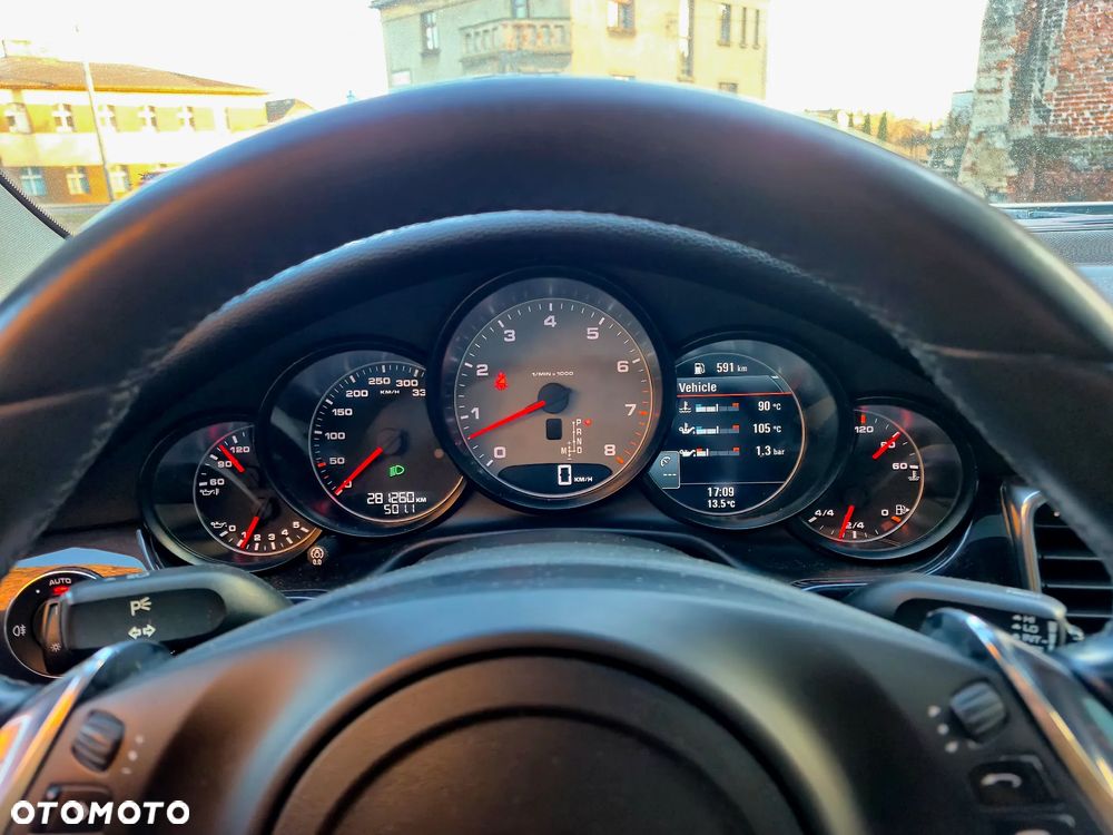 Porsche Panamera 4S PDK - 16