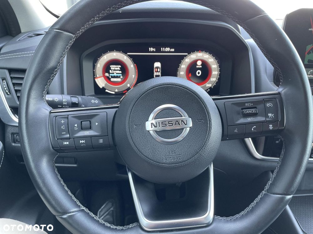 Nissan Qashqai 1.3 DIG-T N-CONNECTA - 23