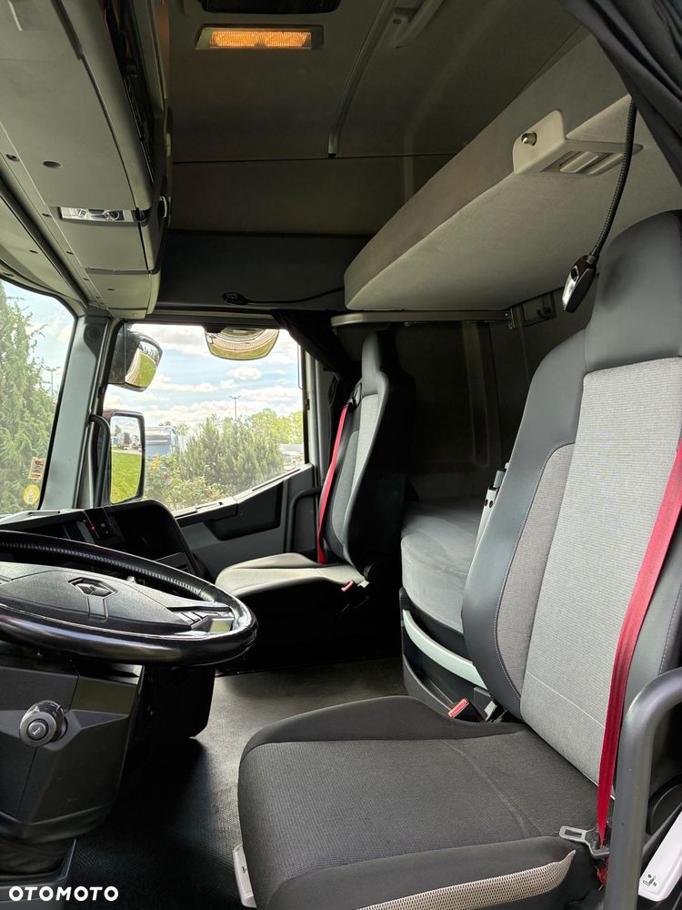 Renault T480 Sleeper Cab - 15