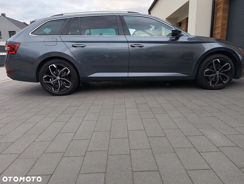 Skoda Superb Combi 2.0 TDI 4x4 DSG Style - 15