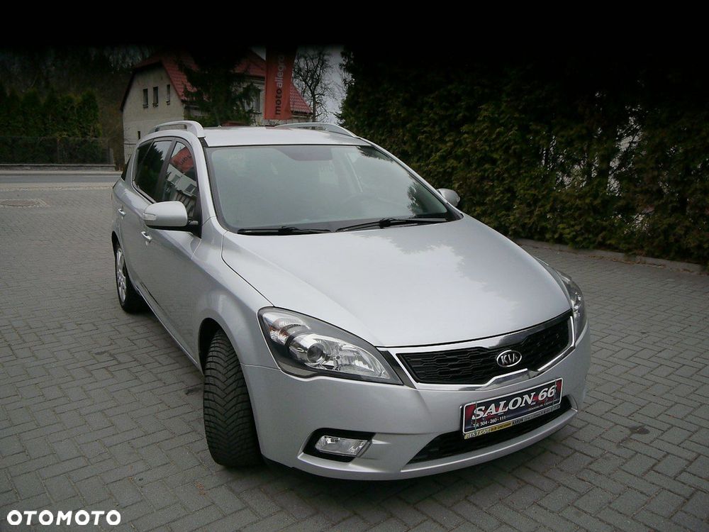 Kia Ceed - 9