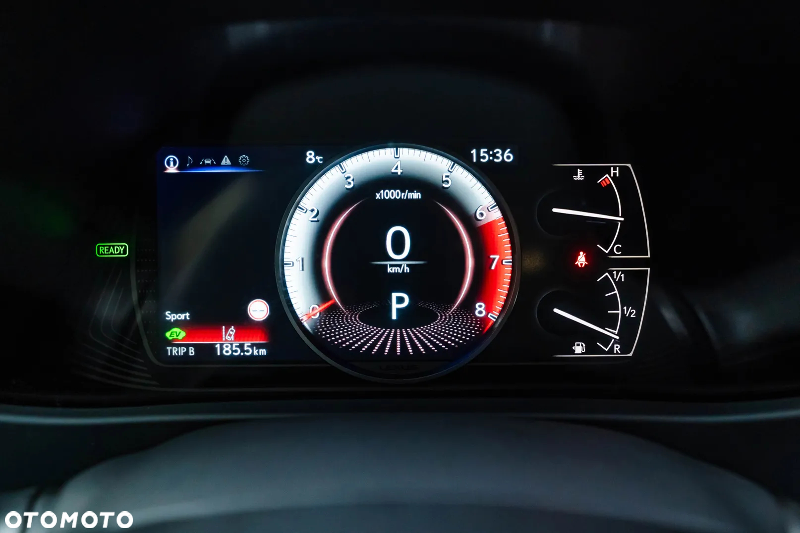 Lexus UX - 40
