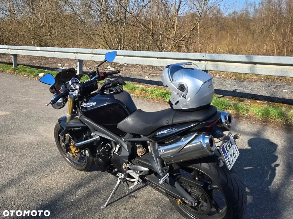 Triumph Street Triple - 7