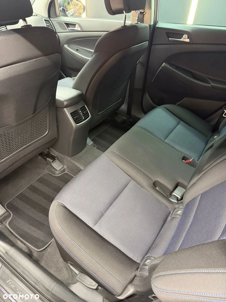 Hyundai Tucson 2.0 CRDi 4WD Automatik Style - 24