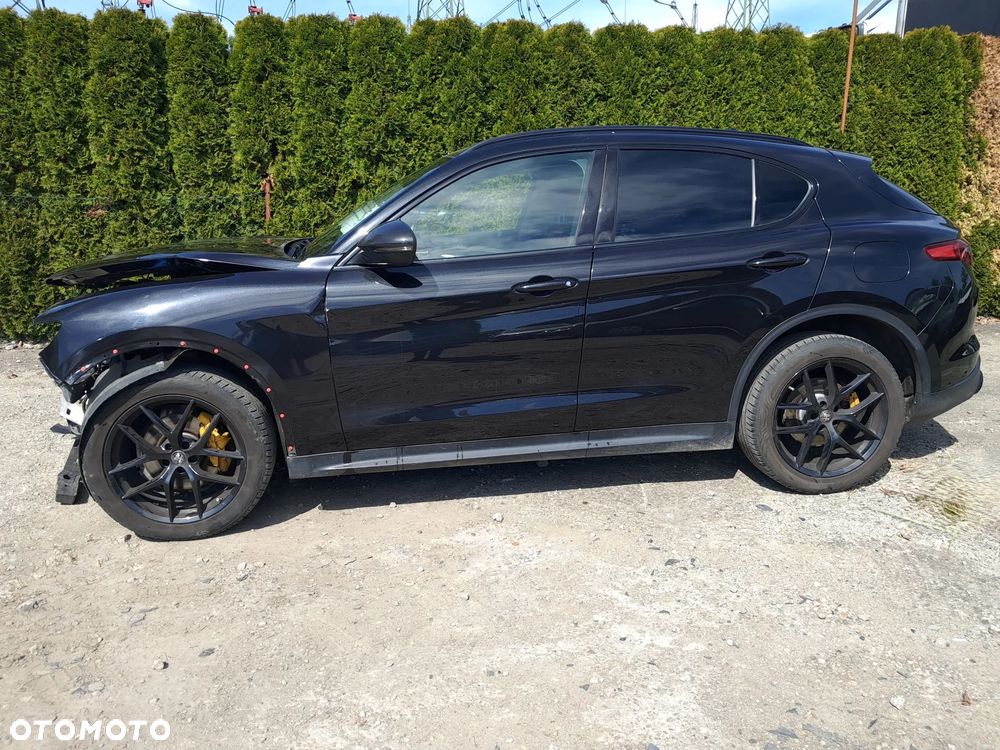 Alfa Romeo Stelvio - 11