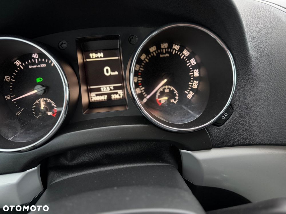 Skoda Yeti 1.8 TSI 4x4 Ambition PLUS EDITION - 36