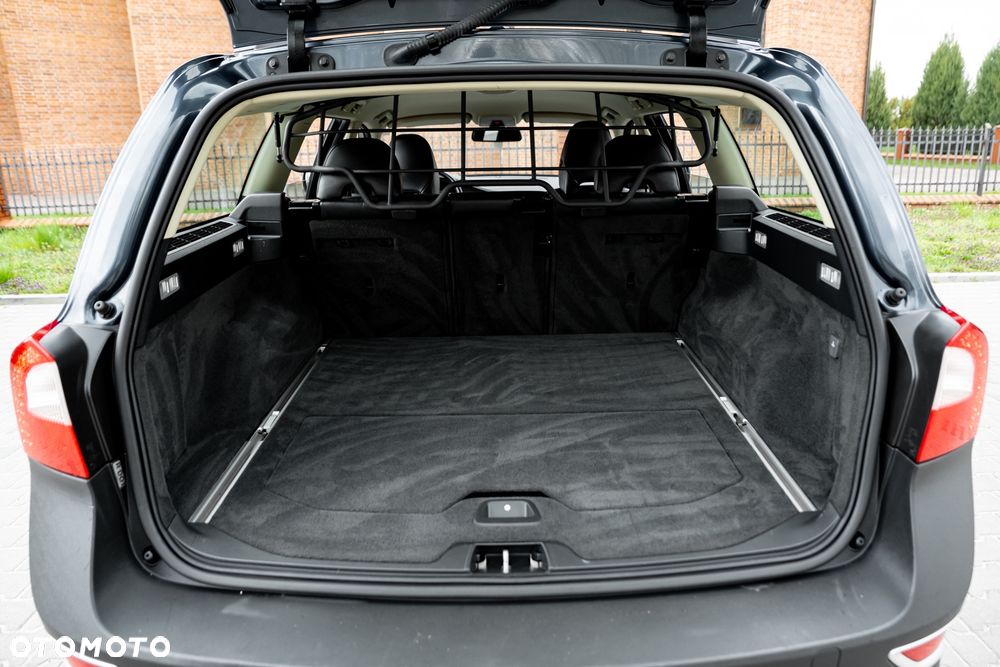 Volvo XC 70 D5 AWD Momentum - 39