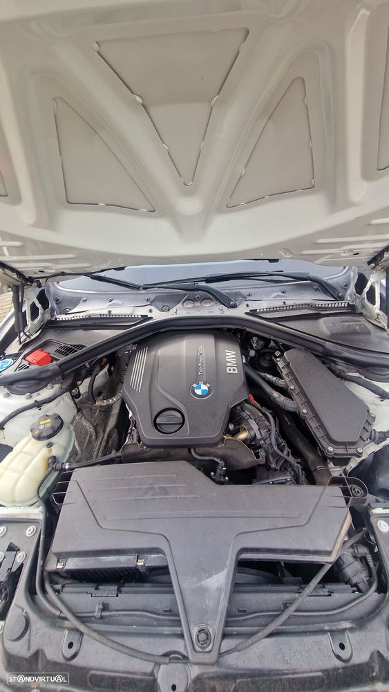 BMW 318 d M Sport - 12
