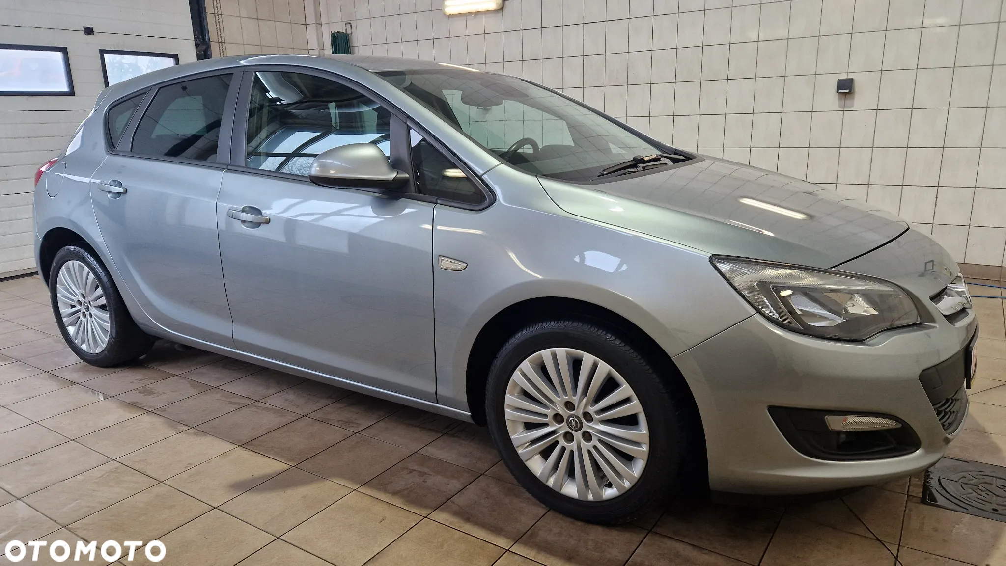 Opel Astra 1.4 Turbo Color Edition - 2