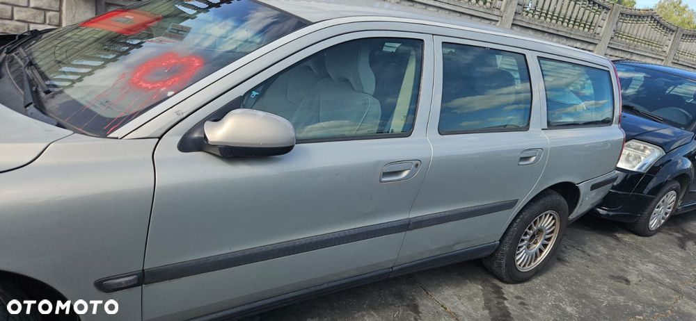 VOLVO V70 II 2.5TDI 99-05 RADIO - 10