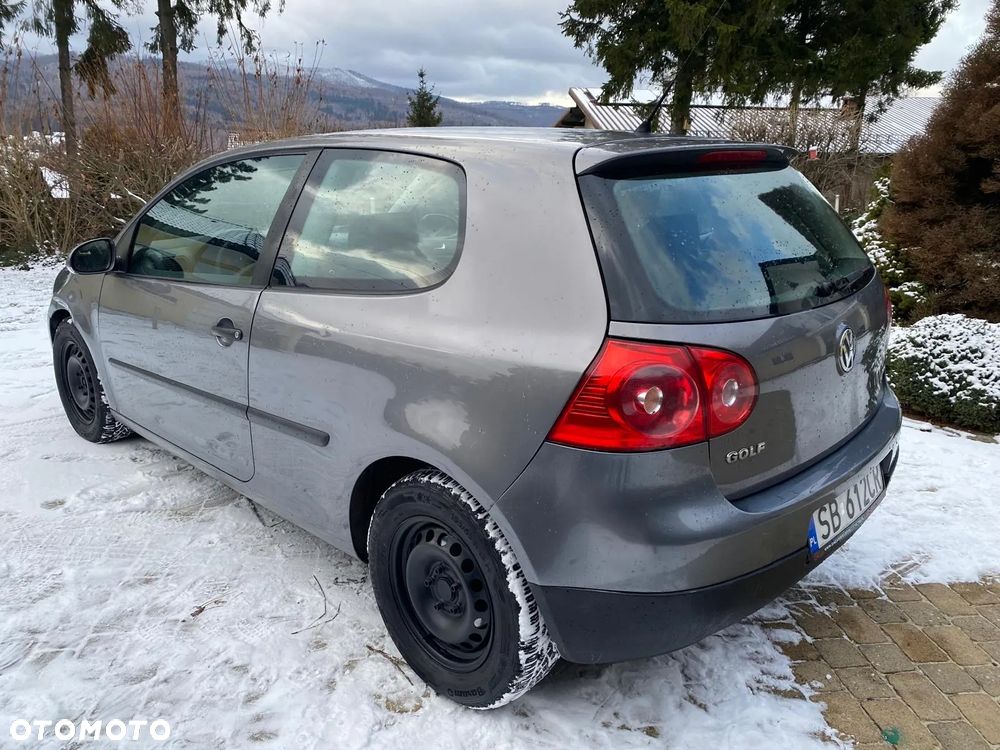 Volkswagen Golf 1.9 TDI Trendline DSG - 30