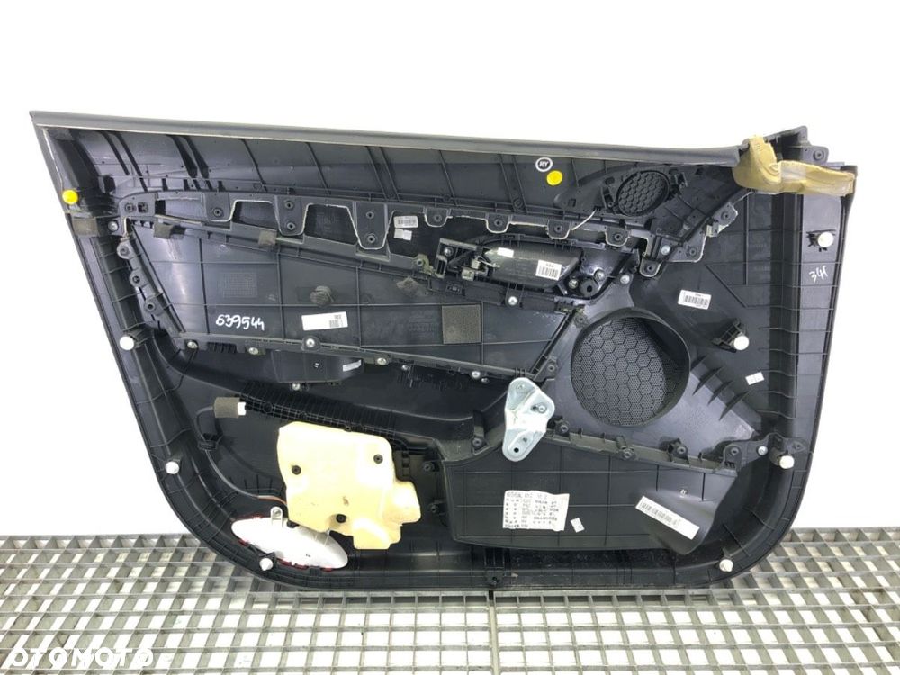 BOCZEK DRZWI PRZÓD PRAWY TAPICERKA - 60.00 PLN - HYUNDAI i40 I Kombi Van (VF) 2011 - 2022 1.7 CRDI - 4