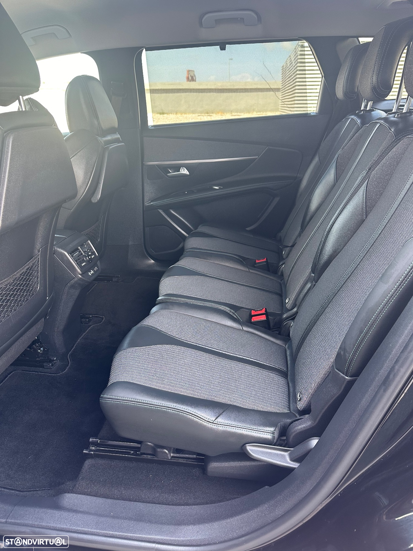 Peugeot 5008 1.5 BlueHDi Allure Pack EAT8 - 12