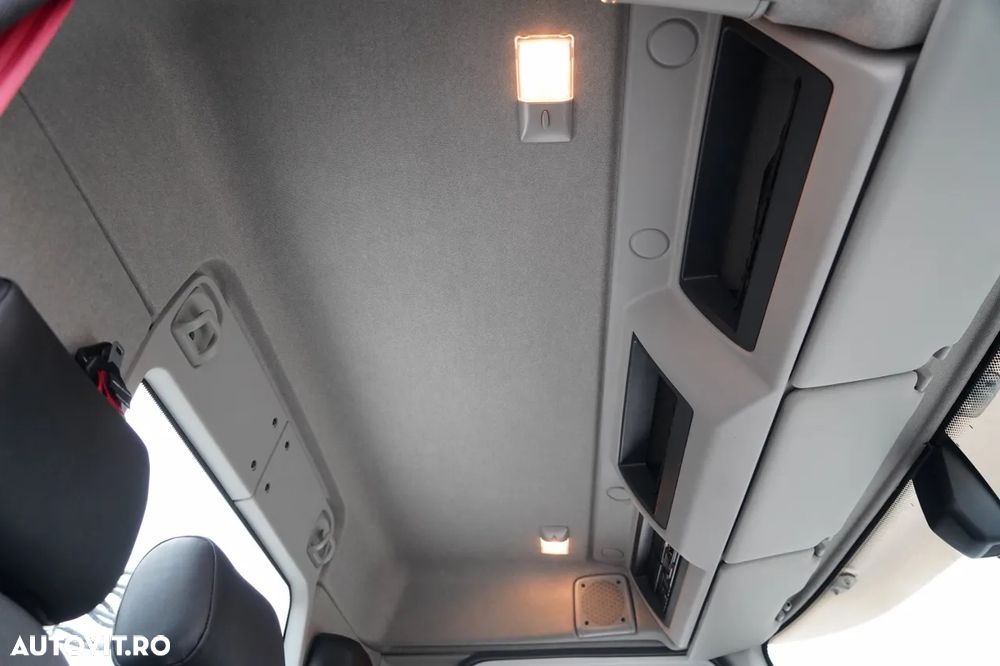 Renault D12 / BASCULATOR 3 LATE / HYDRODOLT LATERAL / HDS HIAB 077 BS2 / ROTATOR / PILOT / EURO 6 - 36