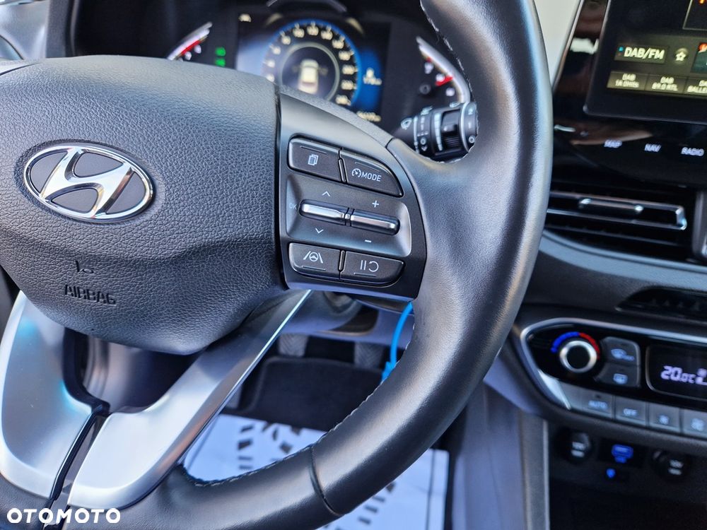 Hyundai i30 1.5 Intro - 24