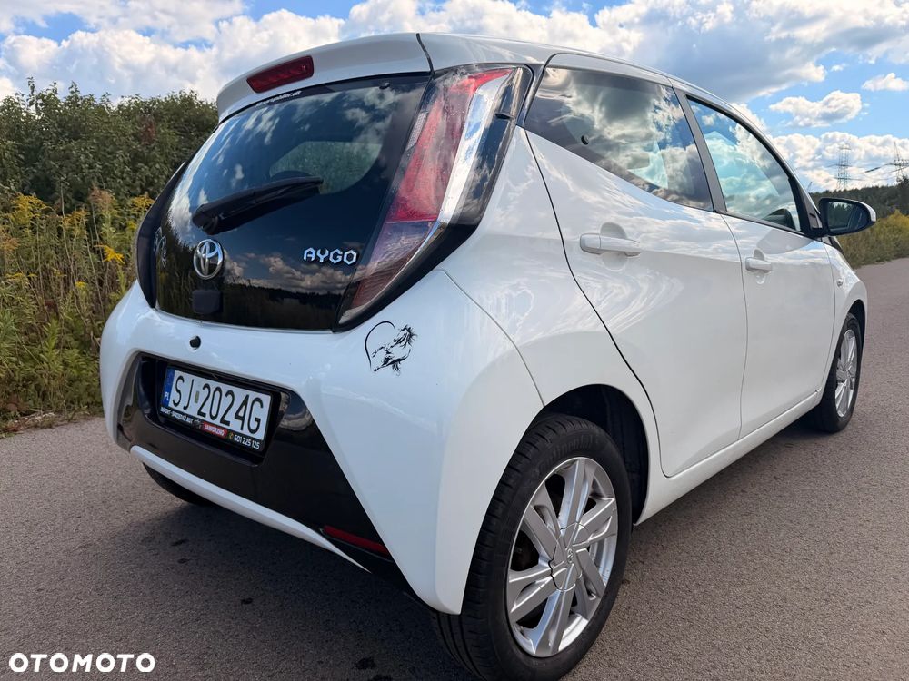 Toyota Aygo x-clusiv - 10