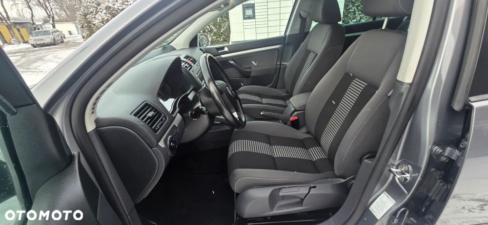 Volkswagen Golf - 25