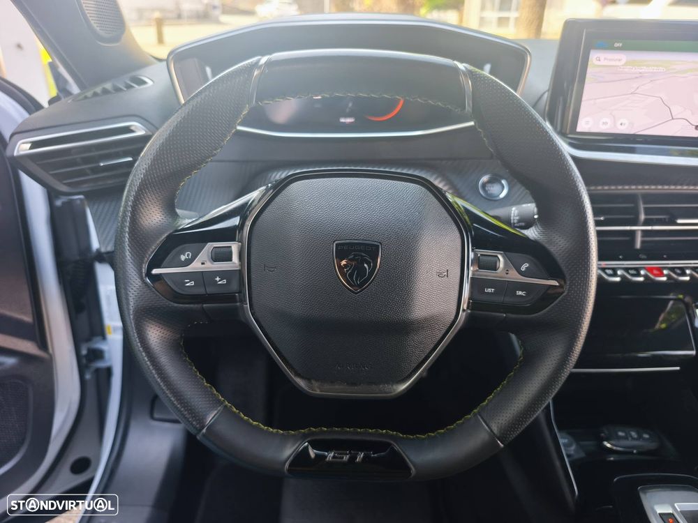 Peugeot e-2008 54 kWh GT - 12