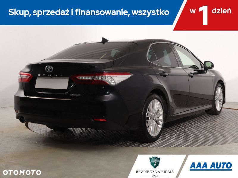 Toyota Camry - 7