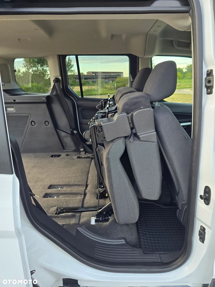 Ford Tourneo Connect - 23