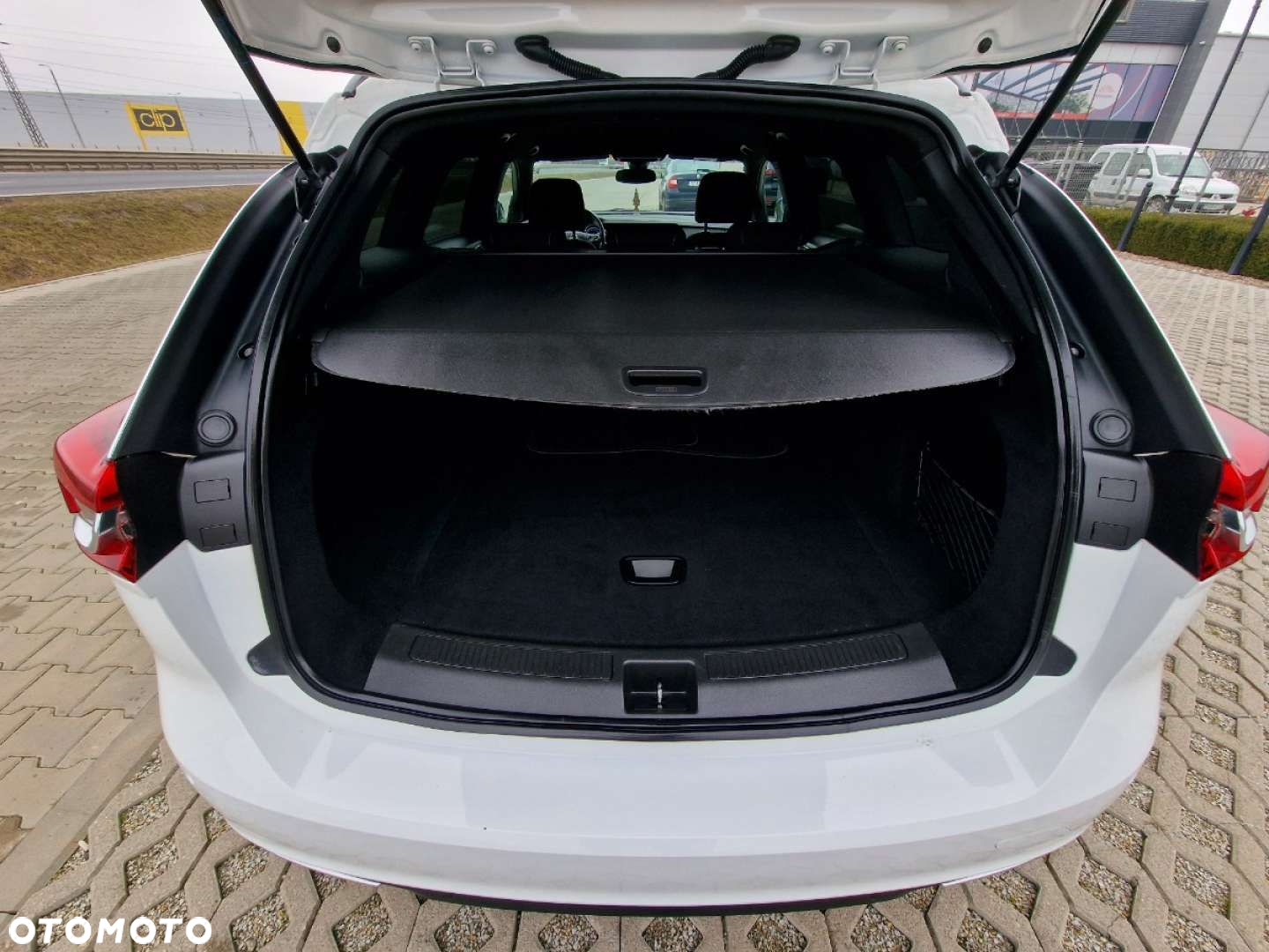 Opel Insignia - 31