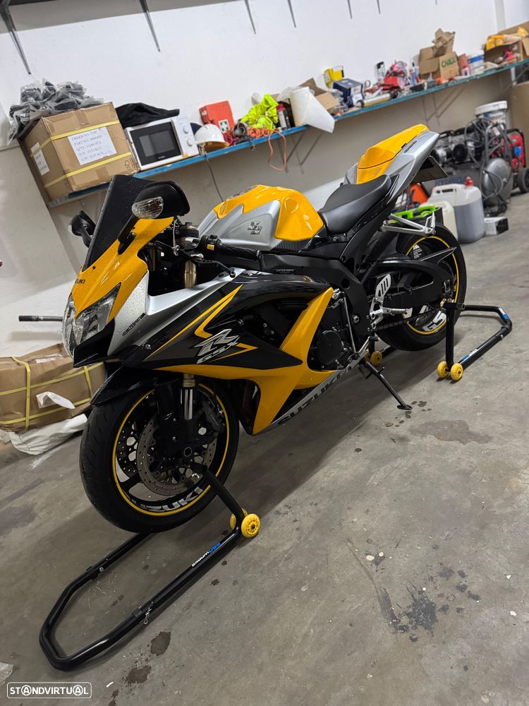 Suzuki GSX-R - 2