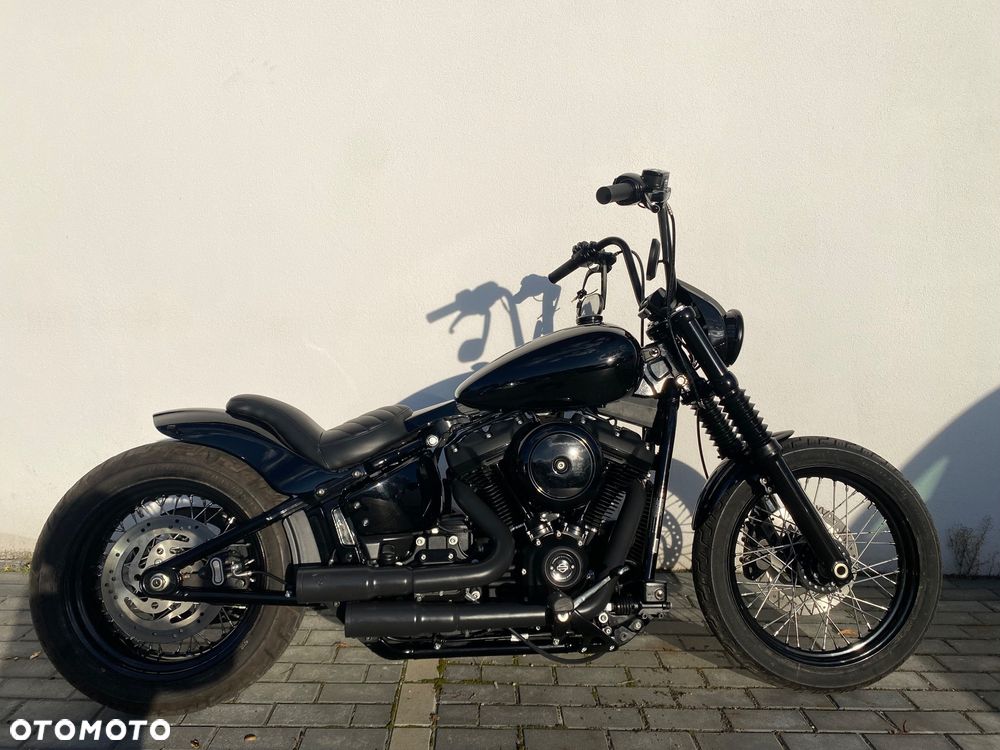 Harley-Davidson Softail Street Bob - 1