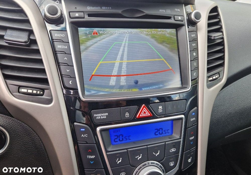 Hyundai i30 blue Kombi 1.6 GDi Style - 24