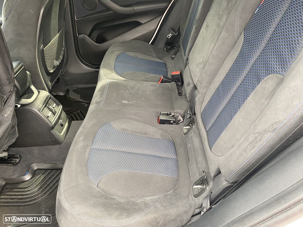 BMW X2 18 d sDrive Auto X Pack M - 27