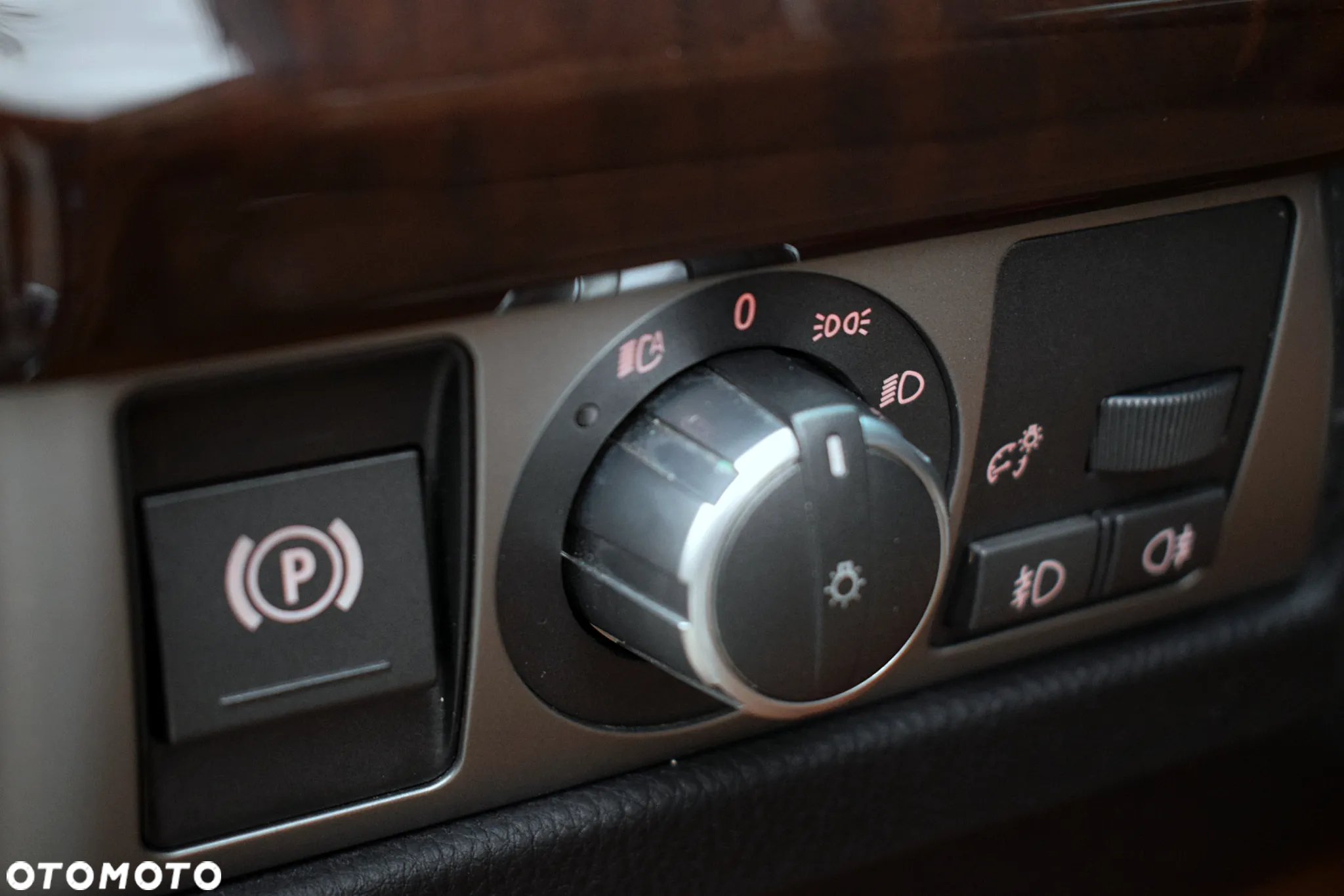 BMW Seria 7 745d - 12