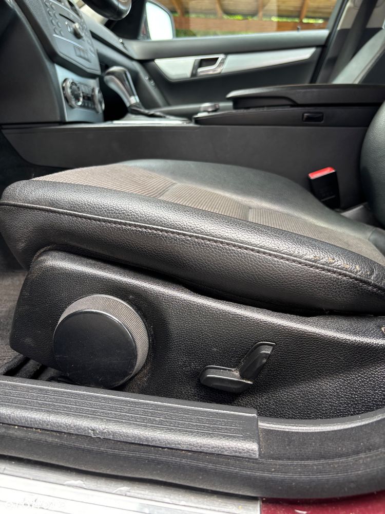 Mercedes-Benz Klasa C 220 CDI DPF Automatik Avantgarde - 25