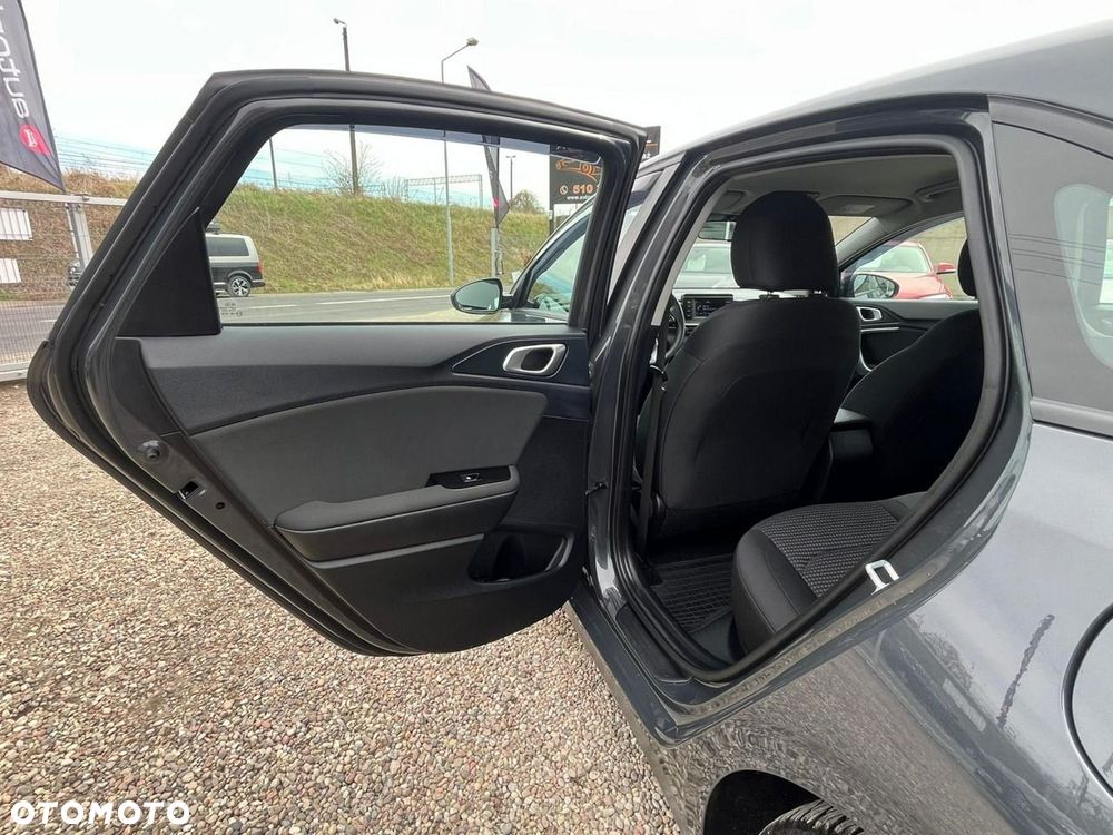 Kia Ceed - 16