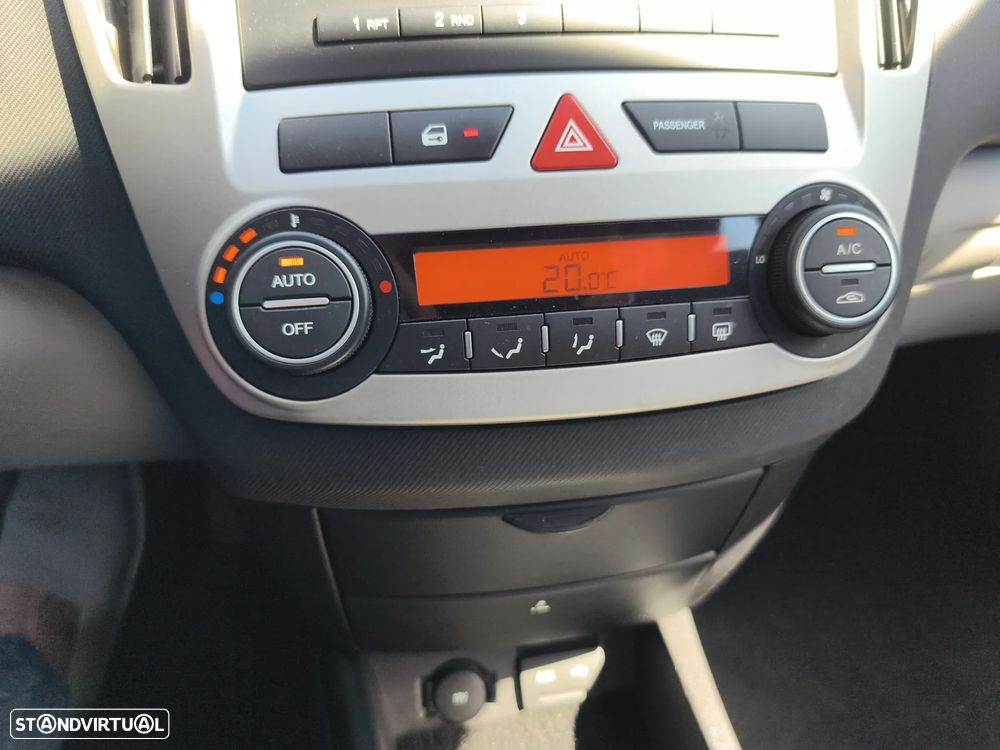 Kia Ceed 1.4 CVVT EX ISG - 43