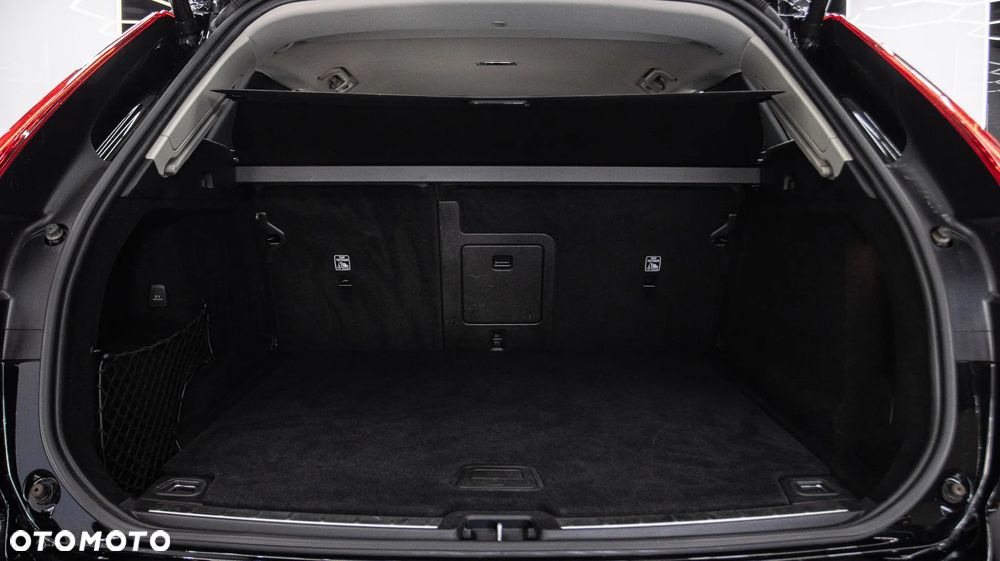 Volvo XC 60 T5 AWD Momentum Pro - 33