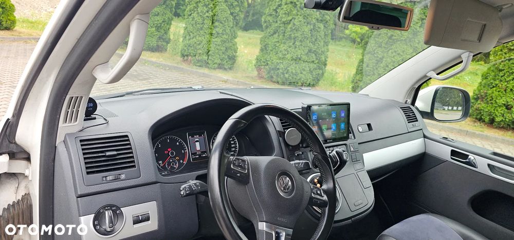 Volkswagen Multivan - 11