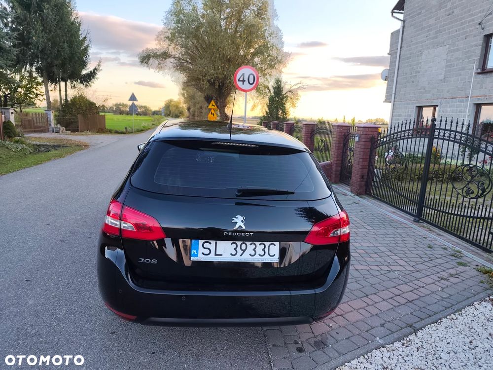 Peugeot 308 - 8