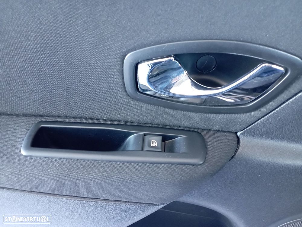 Renault Mégane Sport Tourer 1.5 dCi Dynamique SS - 16