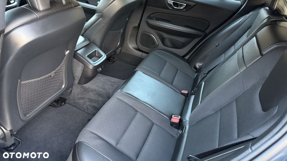 Volvo V60 D3 Momentum - 37