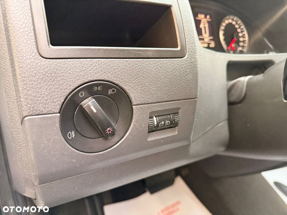 Volkswagen Multivan - 23