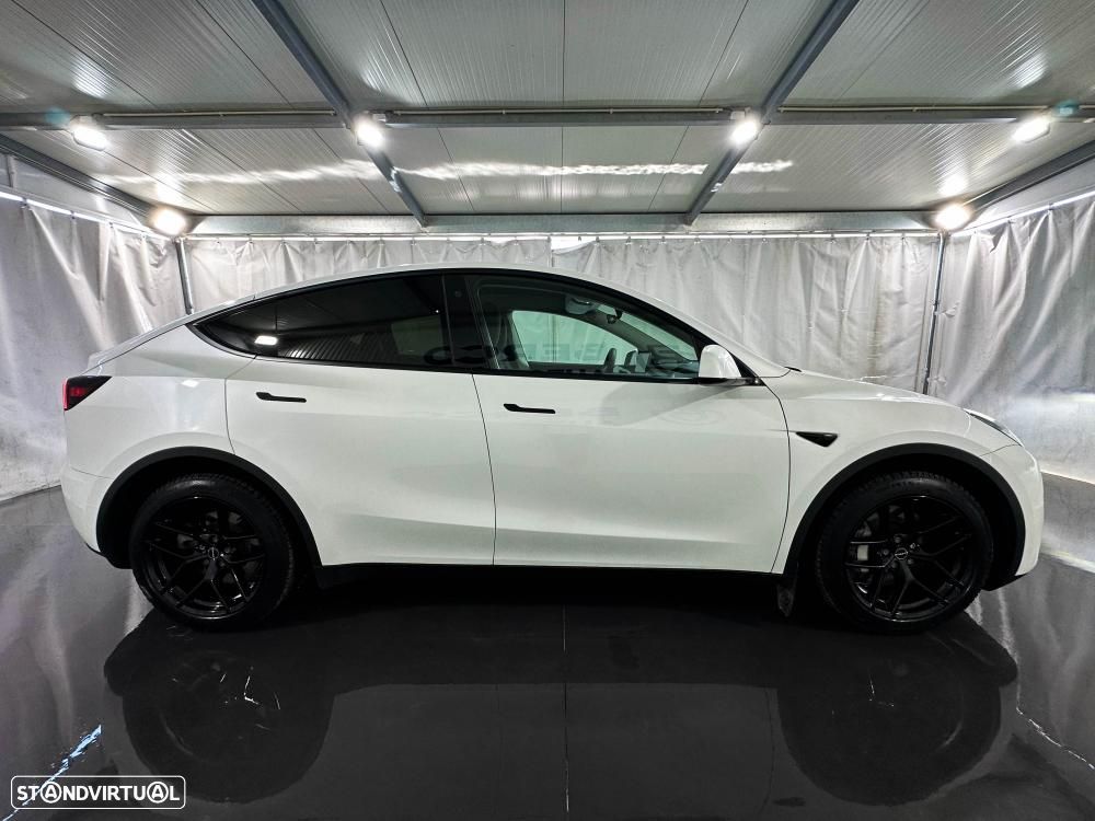 Tesla Model Y Long Range Dual Motor AWD - 12