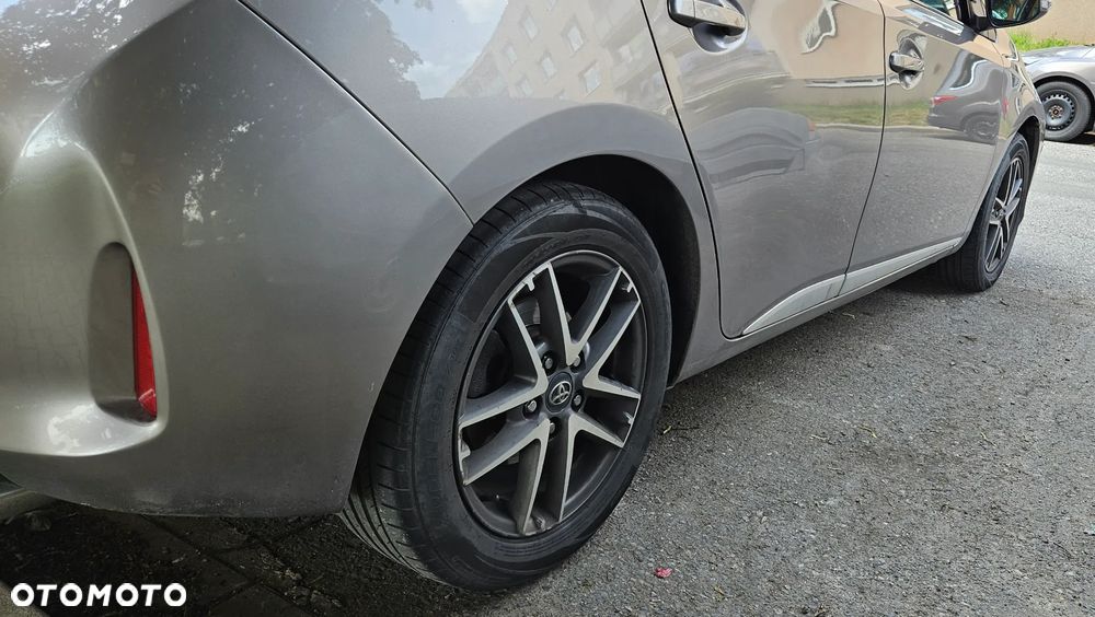 Toyota Auris 1.6 Valvematic Executive - 6