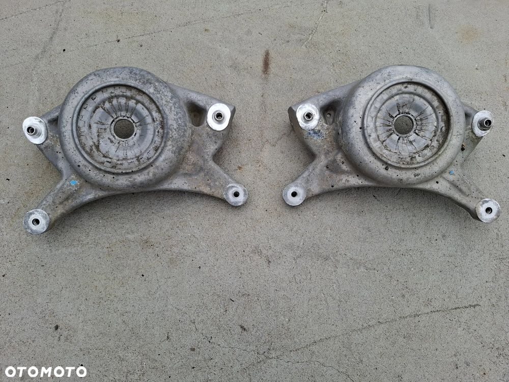 Mocowanie Górne Amortyzatora Lewe/Prawe A4 B8 A5 8K0412383F 8K0412384F - 1